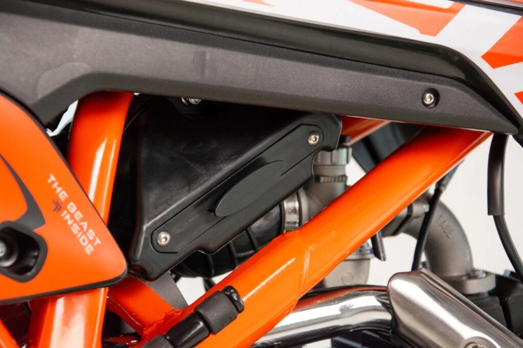 cross-asixmotors-xb-68-8