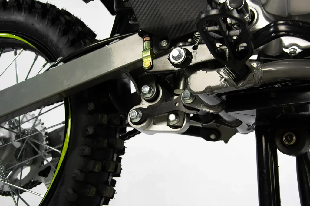 cross-asixmotors-xb-82-6