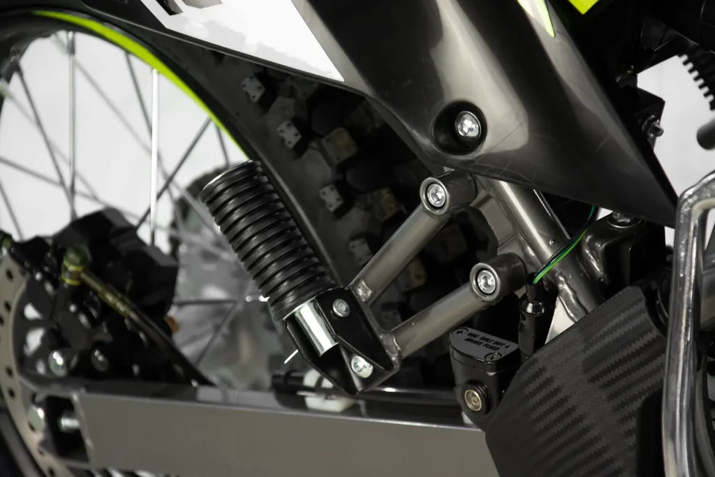 cross-asixmotors-xb-82-7