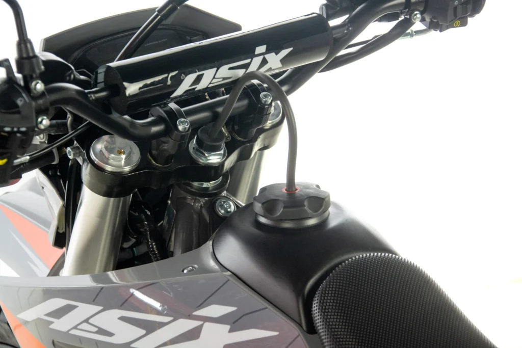 cross-asixmotors-xb-82-a1-7