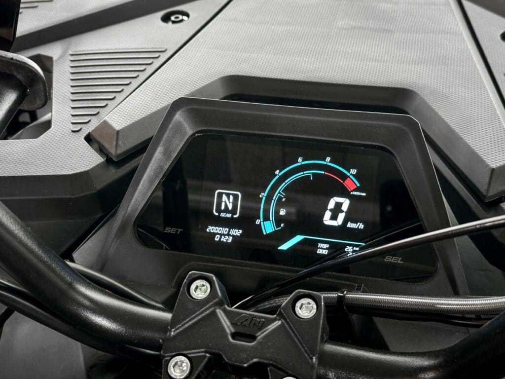 quad-asixmotors-duze-cyber-4