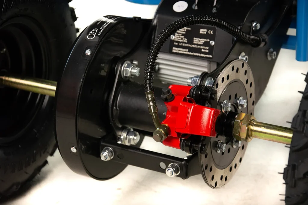 quad-asixmotors-male-em11-8